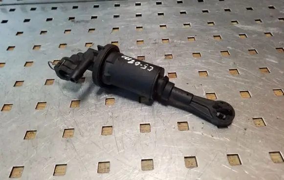 Clutch slave cylinder