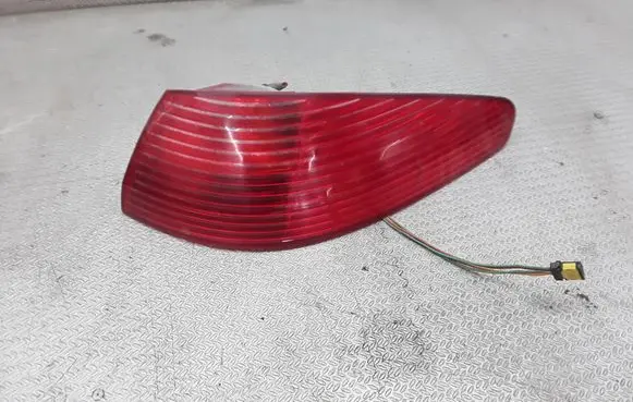 Peugeot 607 Rear/tail lights 2543D