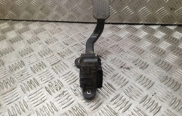 Toyota Prius (NHW20) Accelerator throttle pedal 7812047050