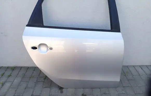Hyundai i30 Rear door 