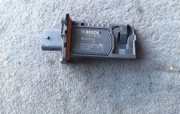 BMW 4 F32 F33 Mass air flow meter 8605565 2524969 0280218324