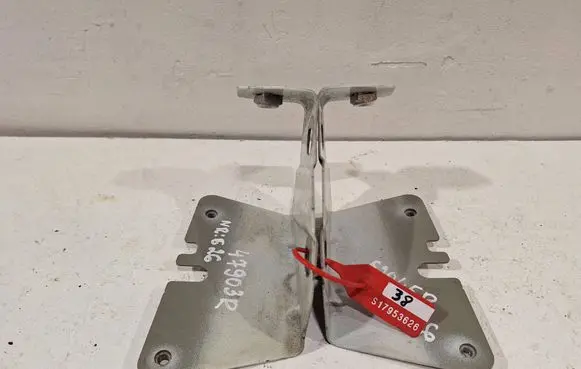 Renault Trafic III (X82) Fender mounting bracket 52045R 47903R