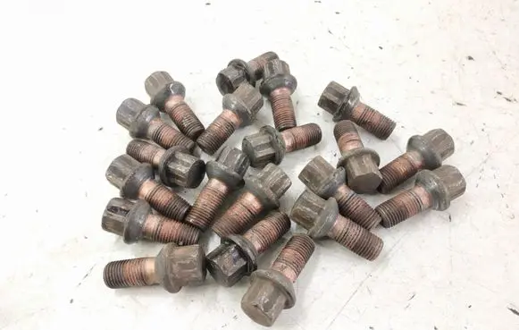 Mercedes-Benz C W204 Nuts/bolts 