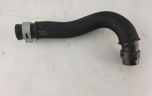 Nissan X-Trail T32 Engine coolant pipe/hose