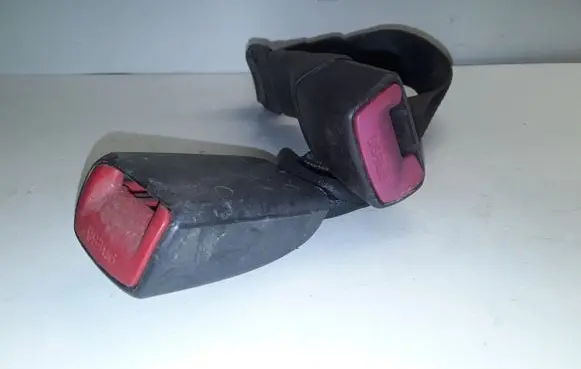 Lexus RX 300 Middle seatbelt (rear) E034601
