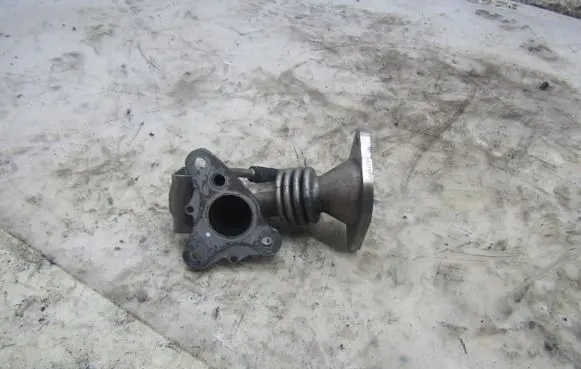 Mazda 3 III EGR valve line/pipe/hose KRIS235789