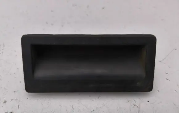Tailgate opening switch