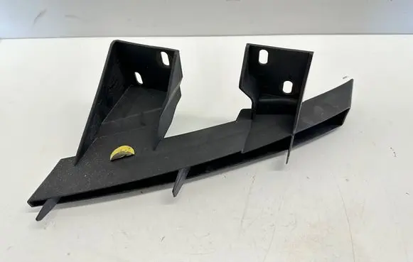 Audi Q7 4L Front bumper mounting bracket 4L0807334