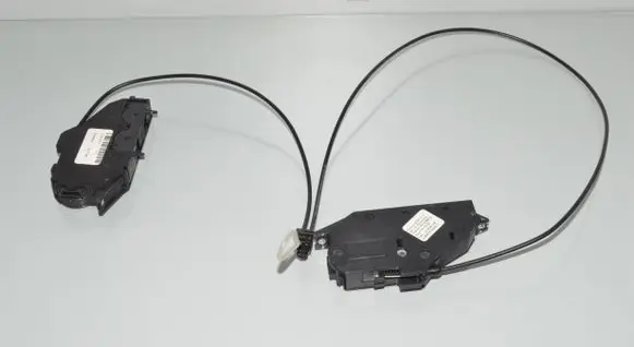 BMW X6 E71 Engine bonnet/hood lock/catch 9177441 9177780