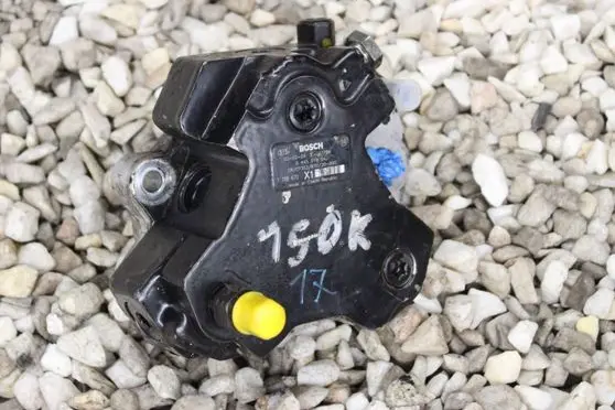BMW X3 E83 Fuel injection high pressure pump 7788670 0445010046