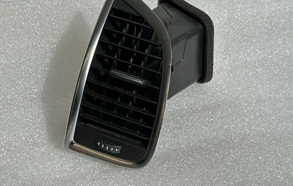 Audi Q7 4L Dashboard side air vent grill/cover trim 4L0820901T