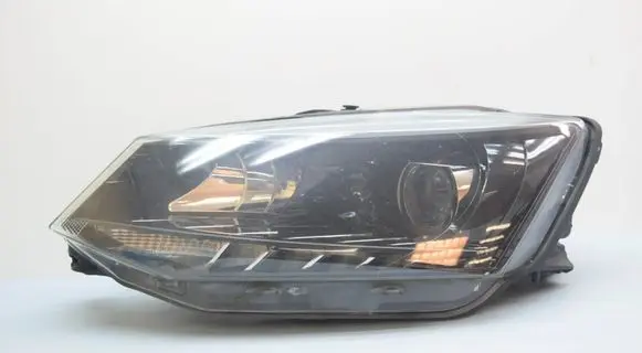 Skoda Fabia Mk3 (NJ) Headlight/headlamp 