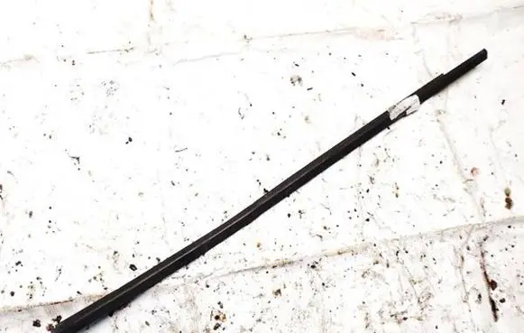 Skoda Fabia Mk1 (6Y) Front door glass trim molding 