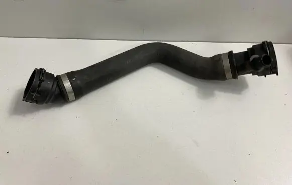 BMW 5 E60 E61 Engine coolant pipe/hose 7789722