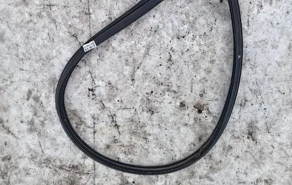 BMW X5 E53 Rubber seal front coupe door 