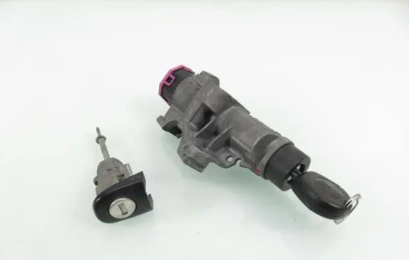 Seat Ibiza III (6L) Ignition lock 4B0905851C