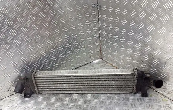 Ford Focus Intercooler radiator 3M5H-9L440