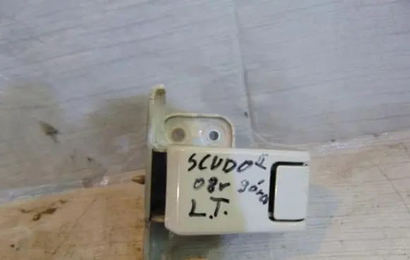 Fiat Scudo Rear door upper hinge
