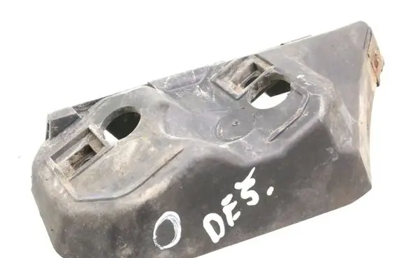 Volvo V50 Front bumper mounting bracket 30655875