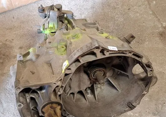 Nissan X-Trail T30 Manual 5 speed gearbox EQ068