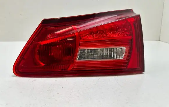 Lexus IS 220D-250-350 Tailgate rear/tail lights