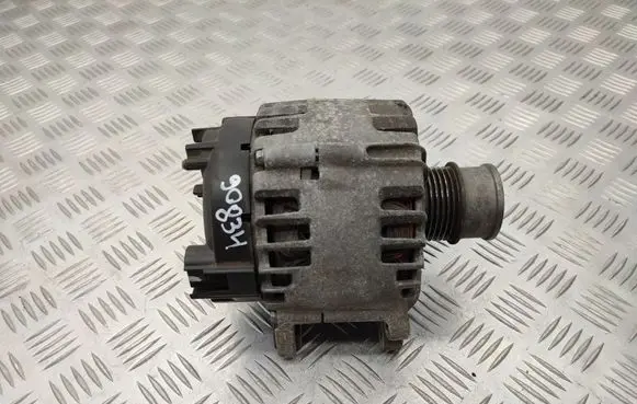Volkswagen Golf VII Generator/alternator 04C903023M