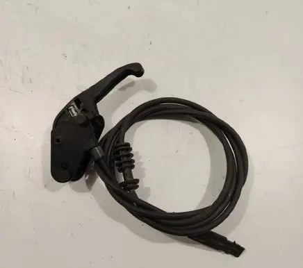 Renault Megane II Engine bonnet/hood lock release cable 
