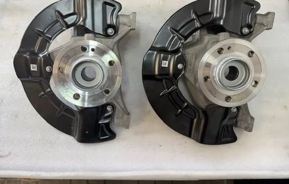 Mercedes-Benz A W177 AMG Rear wheel hub 2473340500 A1773322200