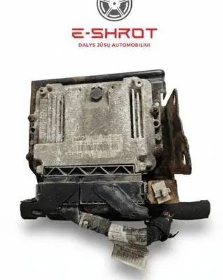 Opel Zafira B Engine control unit/module 55198922 0281012549