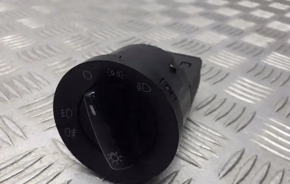 Volkswagen PASSAT B5 Headlight level adjustment motor 