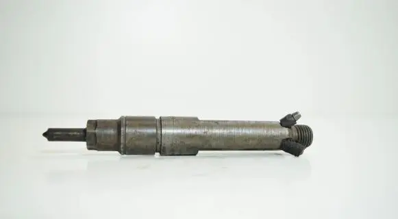 Audi A4 S4 B5 8D Fuel injector 028130201T