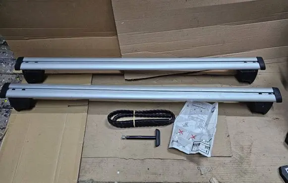 Roof trunk box