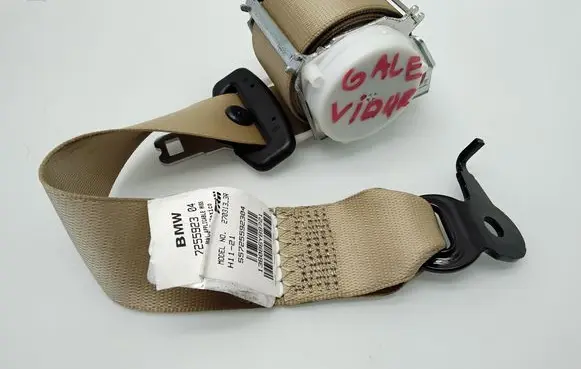 Middle seatbelt (rear)