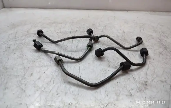 Volvo V70 Fuel line pipe