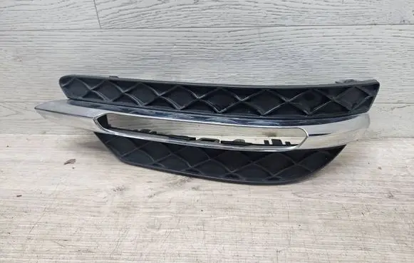 Mercedes-Benz C W204 Front bumper lower grill A2048803324
