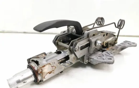 Audi A4 S4 B7 8E 8H Steering wheel axle 8e0419502g 04112505 521002a2