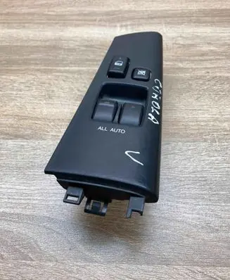 Toyota Avensis Verso Electric window control switch 8404012020