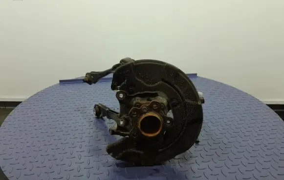 BMW 7 G11 G12 Front wheel hub spindle knuckle 6861136