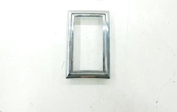 Chrysler 300 - 300C Gear shifter surround trim plastic 04595966AB