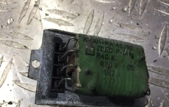 Volkswagen Transporter - Caravelle T4 Coolant fan relay 701959233