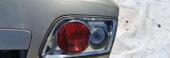 Tailgate rear/tail lights