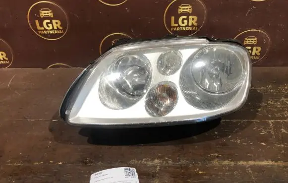 Volkswagen Touran I Headlight/headlamp 1T0941005F