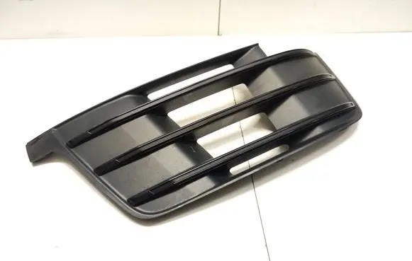 Audi Q7 4M Front bumper lower grill 4M0807682D