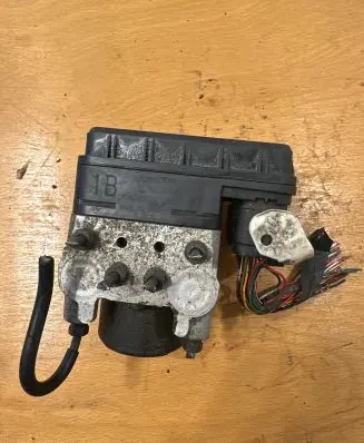 Toyota RAV 4 (XA20) ABS Pump 8954142050 4451042080 1338000020