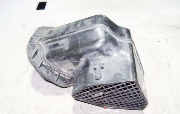 Audi Q7 4L Air intake duct part 7L0819049A