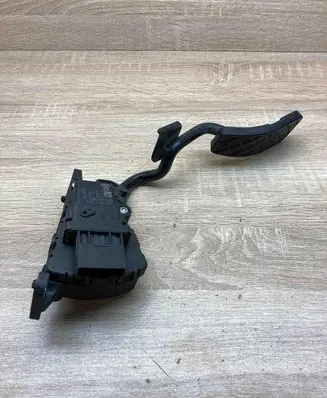 Audi A6 S6 C6 4F Accelerator throttle pedal 4F2721523 6PV00898402 USED