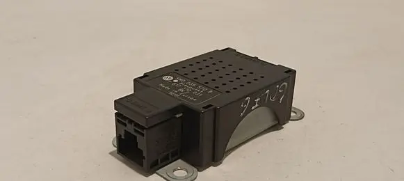Volkswagen Golf VI Aerial antenna amplifier 5M0035570B