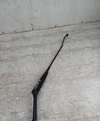 Opel Vectra B Front wiper blade arm 90504175