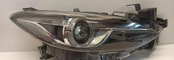 Mazda 3 III Headlight/headlamp BHT551030