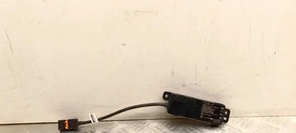 Tesla Model Y Juniper USB socket connector 177199300K